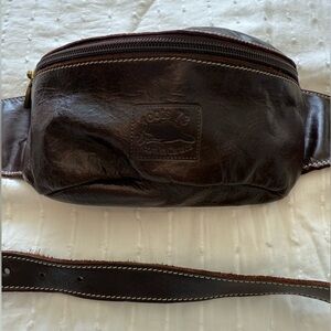 Roots Vintage Dark Brown Genuine Leather Belt Bag - Unisex!